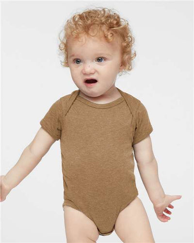 Rabbit Skins 4424 Vintage Coyote Brown — on model front