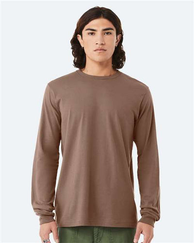 BELLA + CANVAS 3501 Vintage Brown — on model front