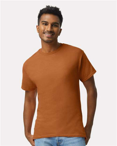 Gildan 2000 Texas Orange — on model front