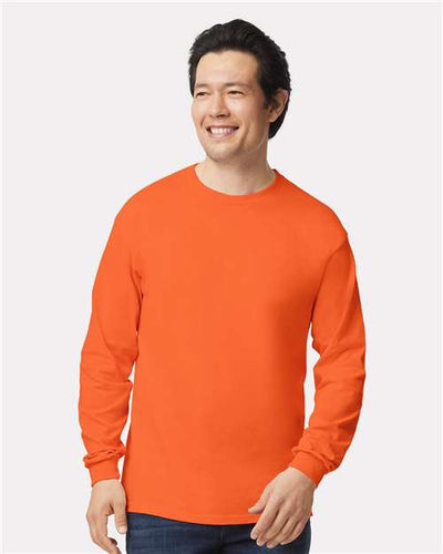 Gildan 2400 Orange — on model front