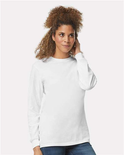 Gildan 2400 White — on model front