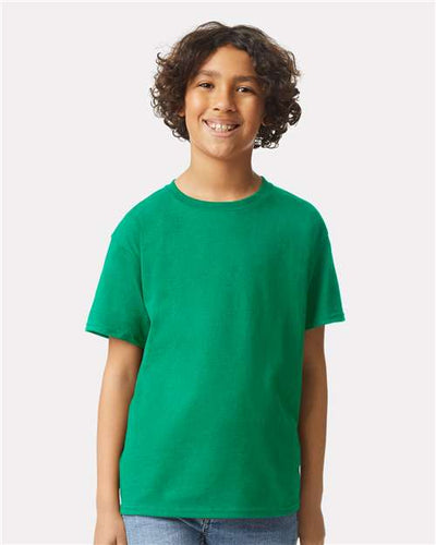 Gildan 2000B Kelly Green — on model front
