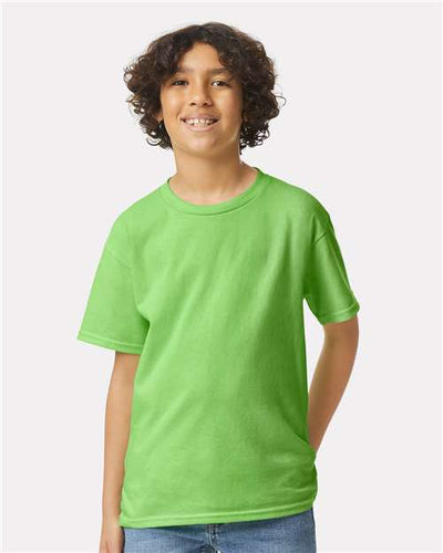 Gildan 2000B Lime — on model front