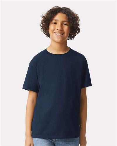 Gildan 2000B Navy — on model front