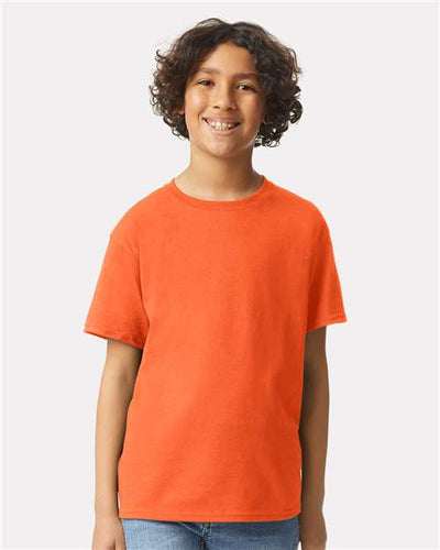 Gildan 2000B Orange — on model front