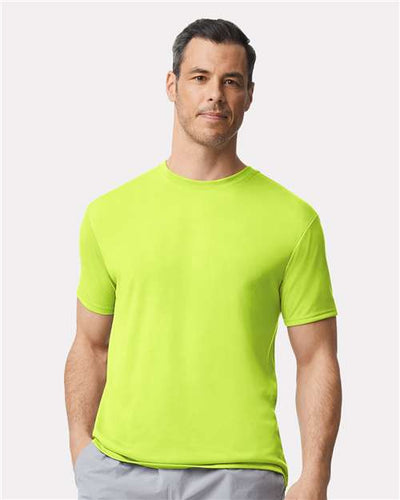 Gildan 42000 Safety Green — on model front