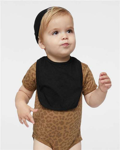 Rabbit Skins 1005 Black — on model front