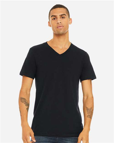 BELLA + CANVAS 3005 Vintage Black — on model front