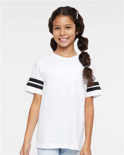 LAT 6137 White Solid/ Black — on model front