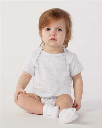 Rabbit Skins 4424 Ash — on model front