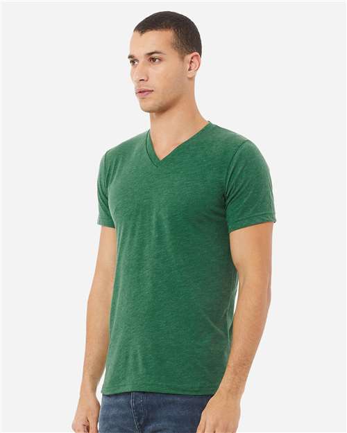 BELLA + CANVAS 3005CVC Heather Grass Green — on model side