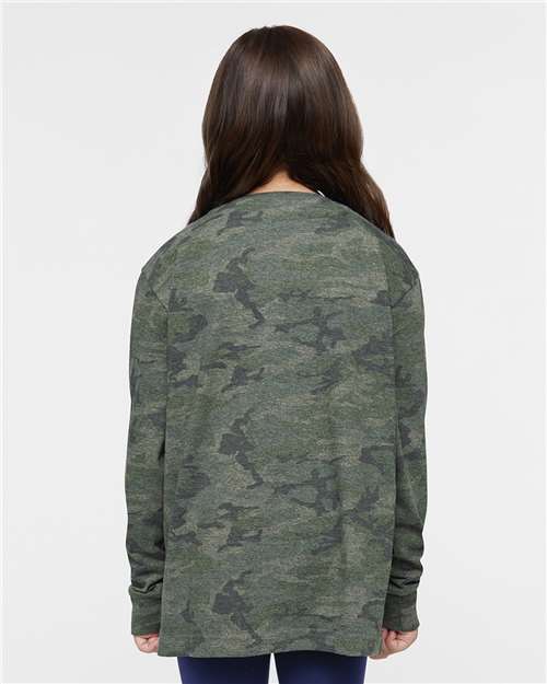 LAT 6201 Vintage Camo — on model back