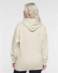 LAT 6926 Natural Heather — on model back
