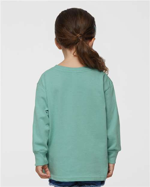 Rabbit Skins 3302 Saltwater — on model back