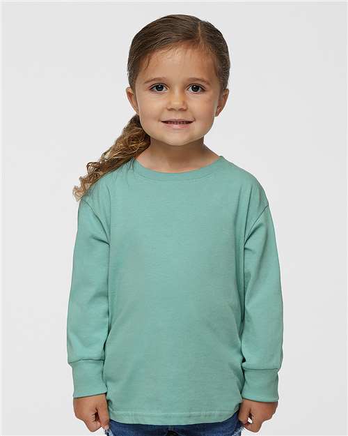 Rabbit Skins 3302 Saltwater — on model front