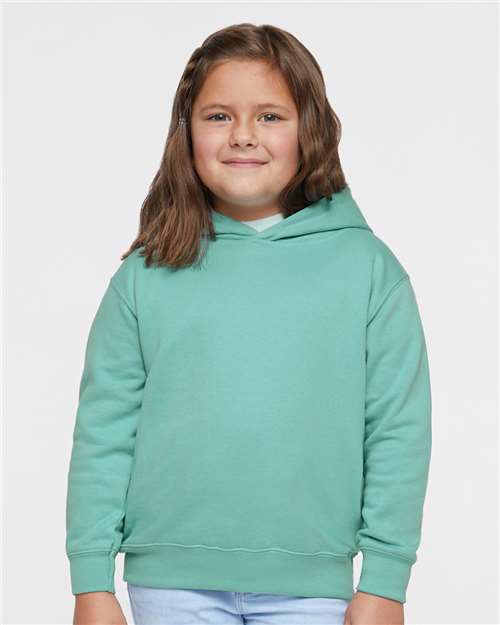 Rabbit Skins 3326 Saltwater — on model front