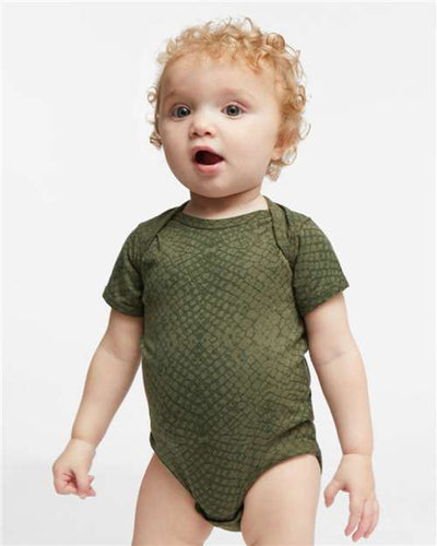 Rabbit Skins 4424 Green Reptile — on model front