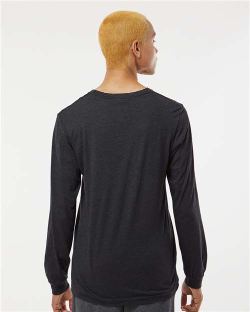 BELLA + CANVAS 3513 Black Heather Triblend — on model back