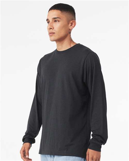 BELLA + CANVAS 3513 Solid Dark Grey Triblend — on model side