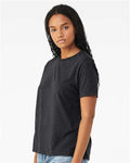 BELLA + CANVAS 6413 Solid Dark Grey Triblend — on model side