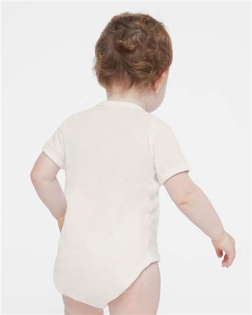 Rabbit Skins 4424 Porcelain — on model back