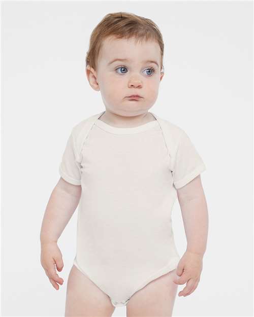 Rabbit Skins 4424 Porcelain — on model front