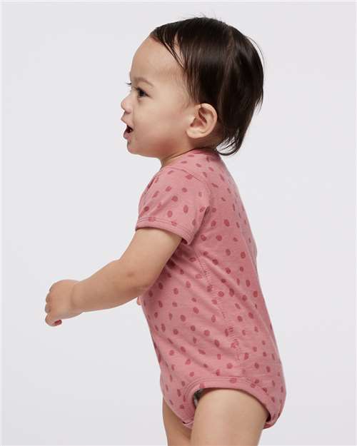 Rabbit Skins 4424 Mauvelous Spot — on model side
