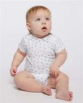 Rabbit Skins 4424 White Spot — on model front