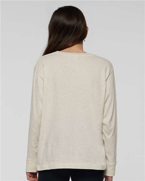 LAT 6201 Natural Heather — on model back