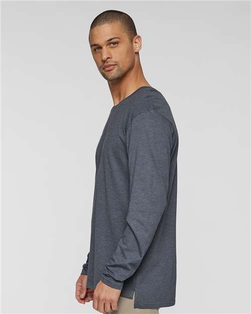 LAT 6918 Vintage Denim — on model side