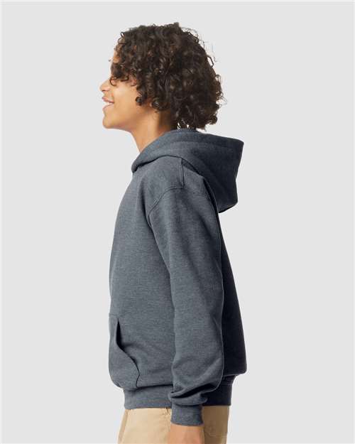 Gildan SF500B Dark Heather — on model side