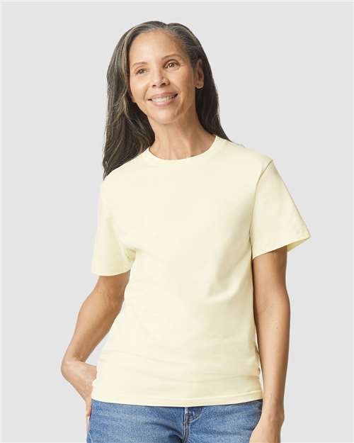 Gildan H000 Off White — on model front