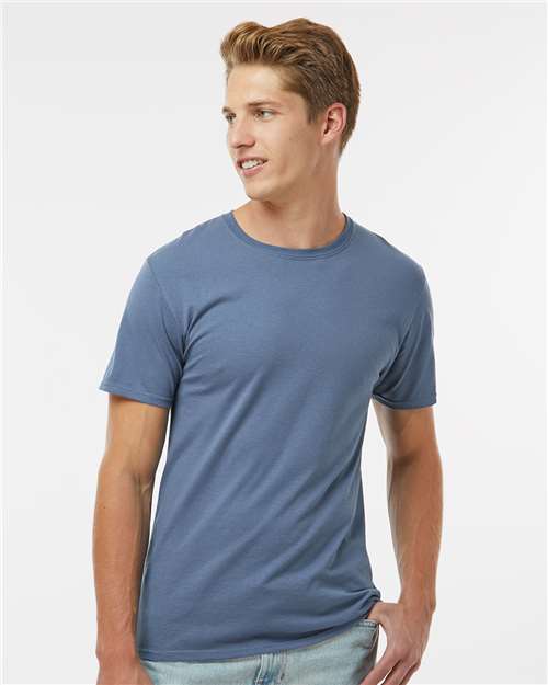 Russell Athletic 64STTM Vintage Blue — on model front