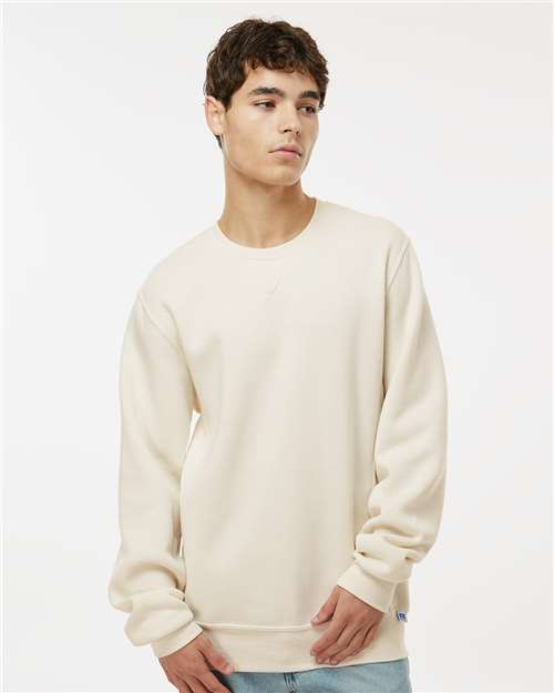 Russell Athletic 698HBM Vintage White — on model front