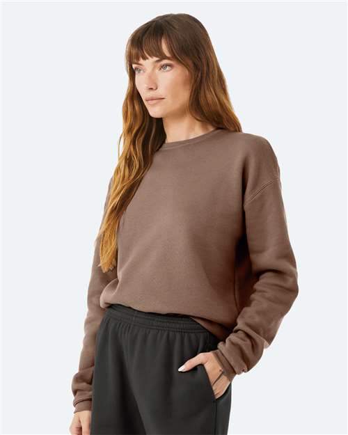 BELLA + CANVAS 3945 Vintage Brown — on model side