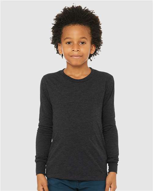 BELLA + CANVAS 3513Y Charcoal Black Triblend — on model front