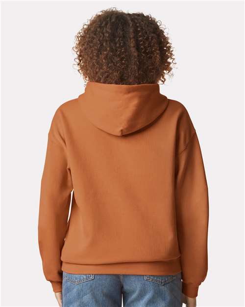 Gildan SF500 Texas Orange — on model back