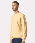 Gildan SF000 Yellow Haze — on model side