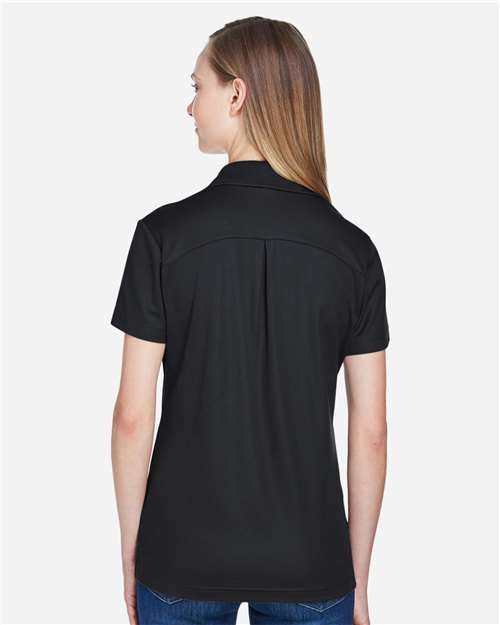 Devon & Jones DG20W Black — on model back