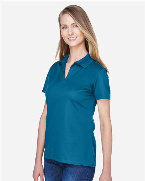 Devon & Jones DG20W Dark Teal — on model side