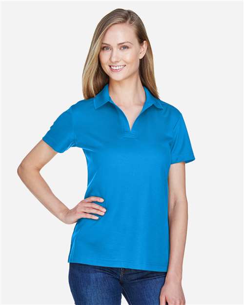 Devon & Jones DG20W Ocean Blue — on model front