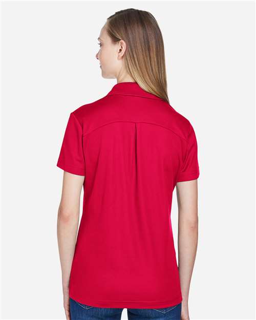 Devon & Jones DG20W Red — on model back