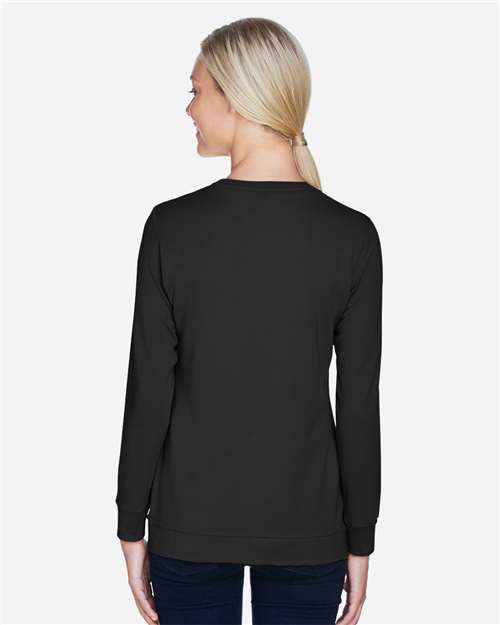Devon & Jones DP181W Black — on model back