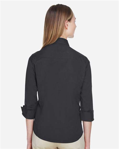 Devon & Jones DP625W Black — on model back
