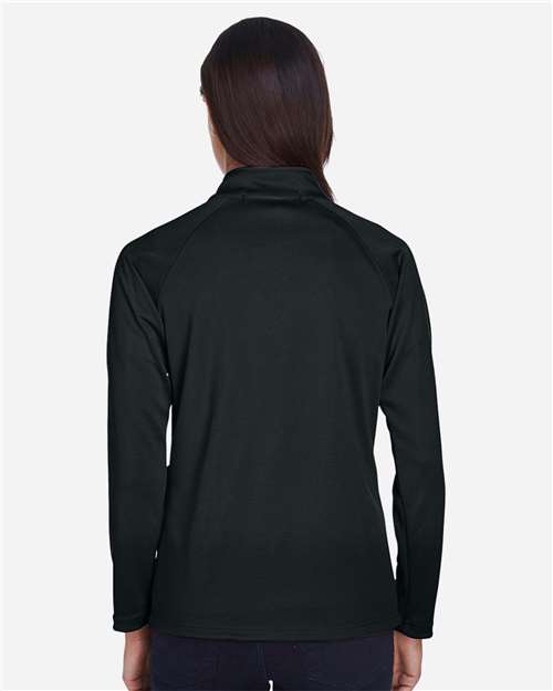 Devon & Jones DG440W Black — on model back