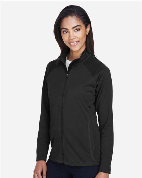 Devon & Jones DG420W Black — on model side