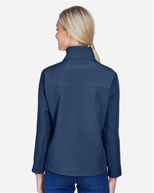Devon & Jones D995W Navy — on model back
