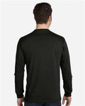 econscious EC1500 Black — on model back