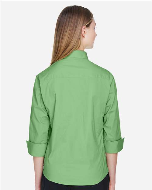 Devon & Jones DP625W Lime — on model back
