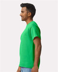 Gildan 2000 Irish Green — on model side